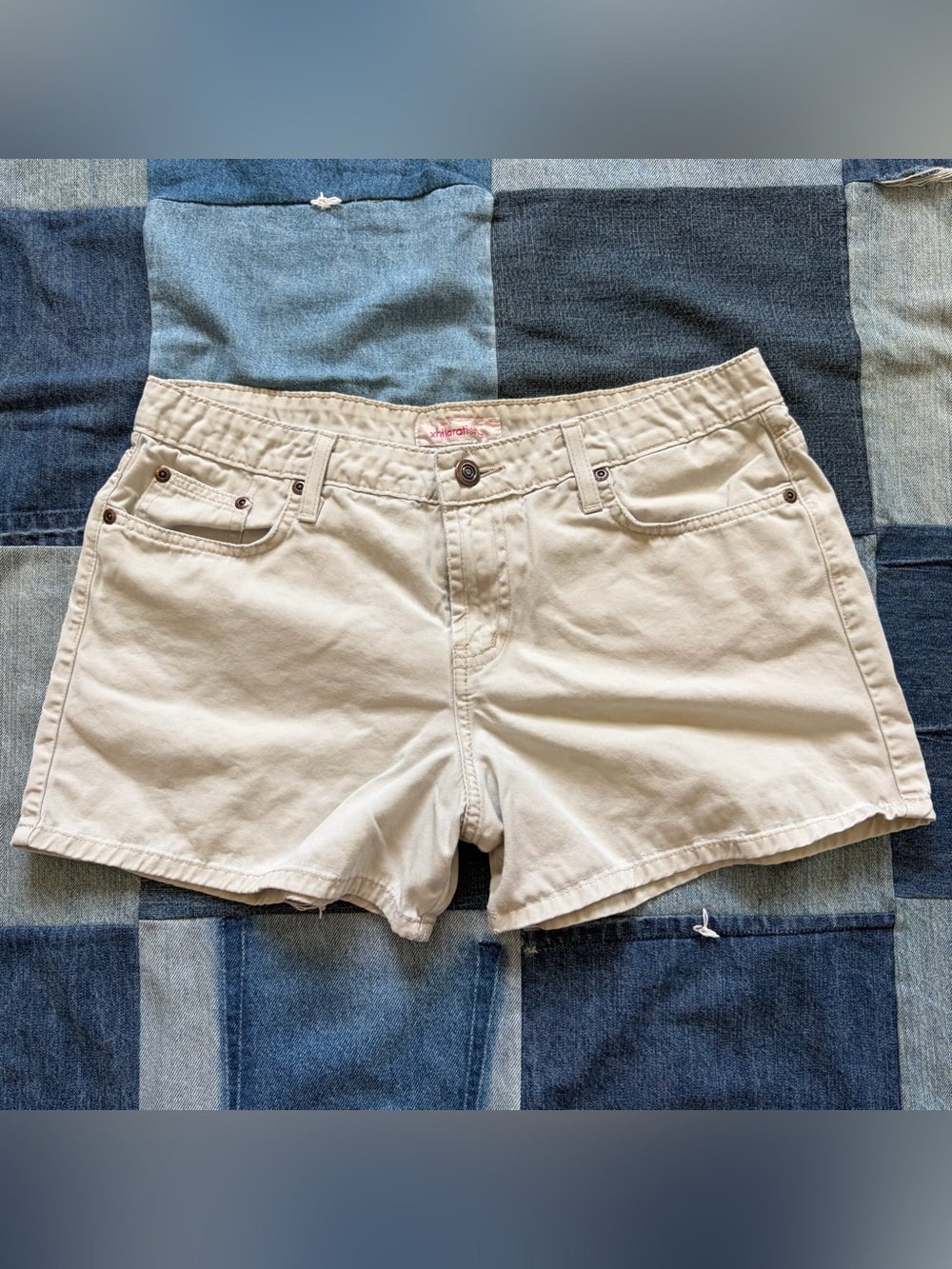 vtg y2k xhiliration cream mini shorts mid rise size 9 100% cotton